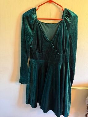 Cupshe Emerald Green Velvet Long-Sleeve Fit & Flare Dress